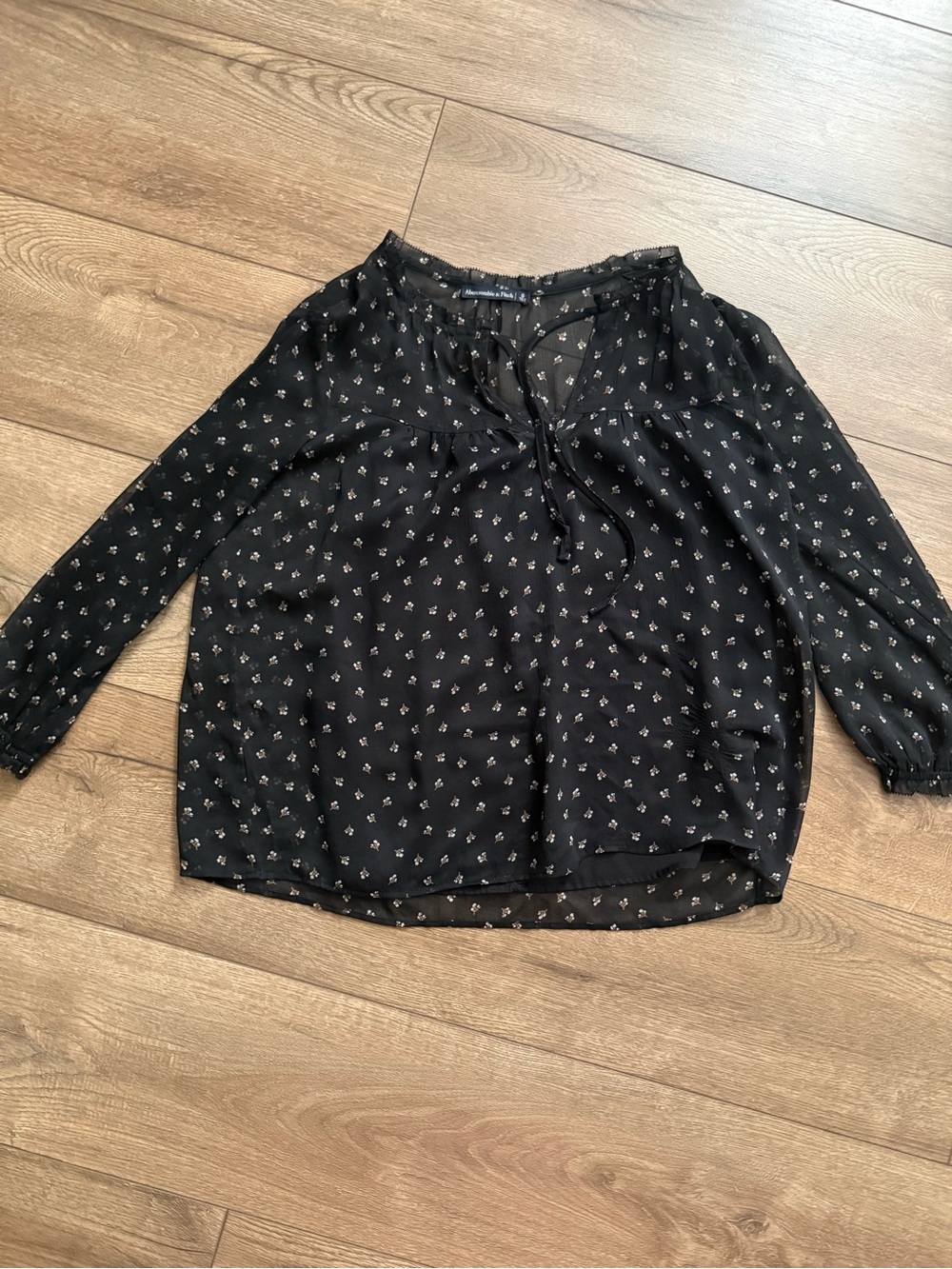 Abercrombie & Fitch Black Floral Sheer Top w/ Attached Cami Size Small